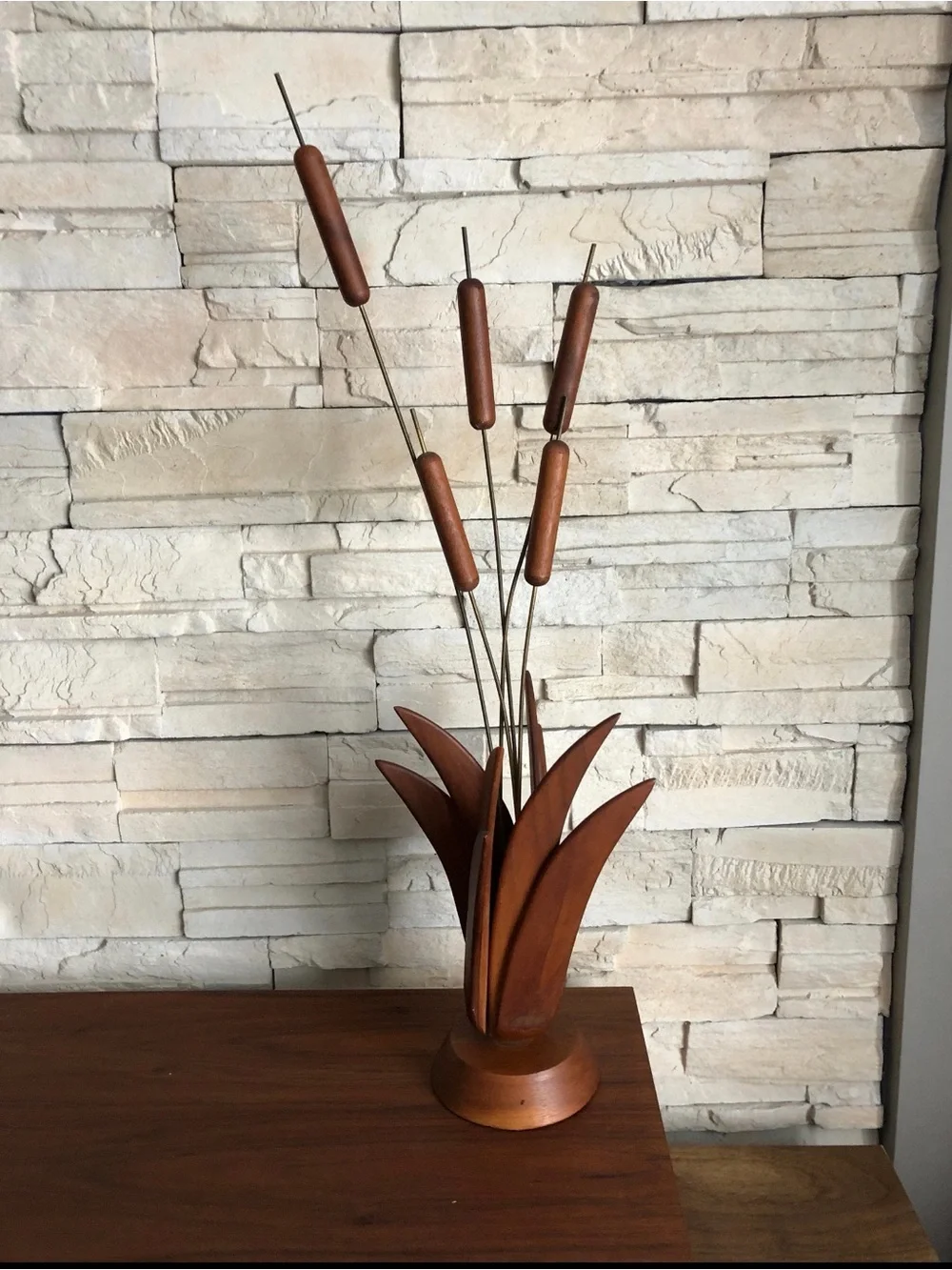 Stunning Rare Mid Century Modern Teak and Brass Cattail Sculpture - Picture 4 of 6